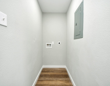 1218 Des Jardines Street - Photo Thumbnail 29