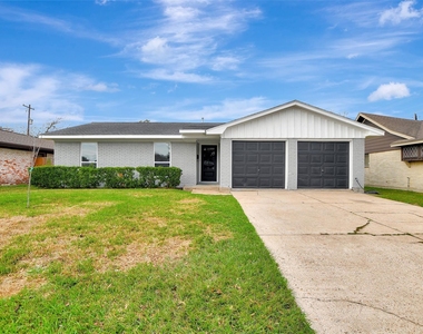 704 Teabury Avenue - Photo Thumbnail 2