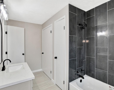 704 Teabury Avenue - Photo Thumbnail 26