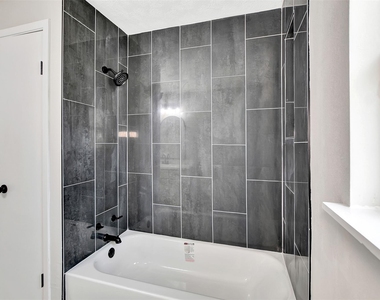 704 Teabury Avenue - Photo Thumbnail 27