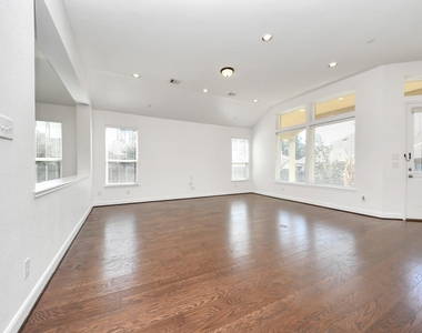 1947 Parnevik Place - Photo Thumbnail 32