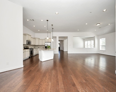 1947 Parnevik Place - Photo Thumbnail 36