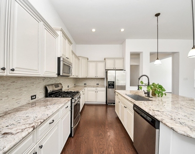 1947 Parnevik Place - Photo Thumbnail 11