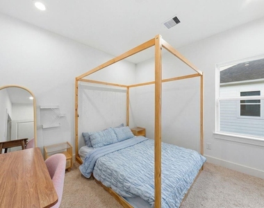 8317 Brecha Lane - Photo Thumbnail 8
