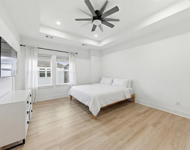 8317 Brecha Lane - Photo Thumbnail 6