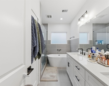 8317 Brecha Lane - Photo Thumbnail 7