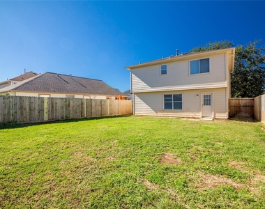 19714 Shores Edge Drive - Photo Thumbnail 14