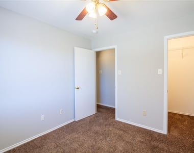 19714 Shores Edge Drive - Photo Thumbnail 12
