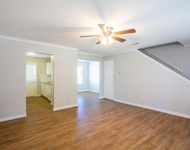 19714 Shores Edge Drive - Photo Thumbnail 3