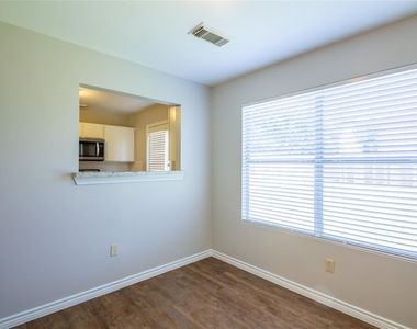 19714 Shores Edge Drive - Photo Thumbnail 5