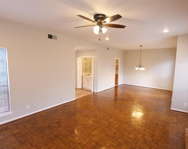 9526 Val Verde Street - Photo Thumbnail 7