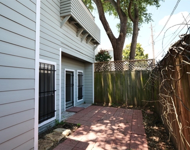 9526 Val Verde Street - Photo Thumbnail 35