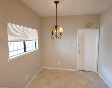 9526 Val Verde Street - Photo Thumbnail 16