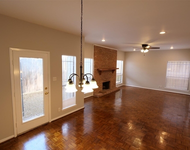 9526 Val Verde Street - Photo Thumbnail 10