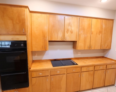 9526 Val Verde Street - Photo Thumbnail 14