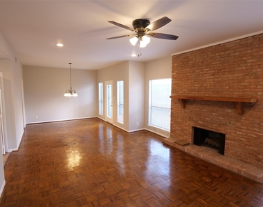 9526 Val Verde Street - Photo Thumbnail 6