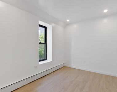 879 Dekalb Avenue - Photo Thumbnail 4