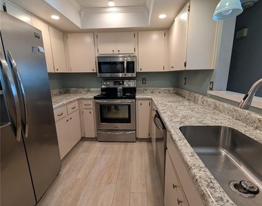 8161 Braddock Circle - Photo Thumbnail 7