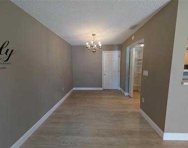 8161 Braddock Circle - Photo Thumbnail 3