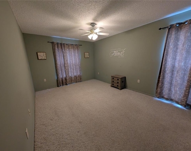 8161 Braddock Circle - Photo Thumbnail 11