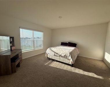 578 Olive Conch Street - Photo Thumbnail 9