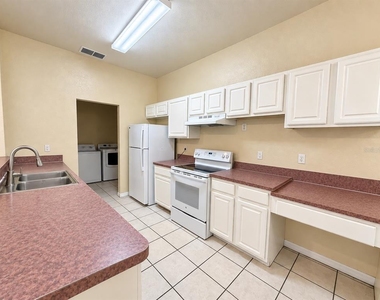 5001 Sunridge Palms Drive - Photo Thumbnail 4