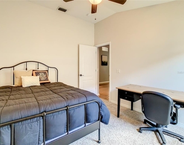 1407 Trail Boss Lane - Photo Thumbnail 34
