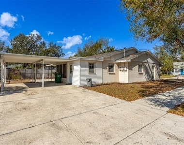 812 W Warren Avenue - Photo Thumbnail 11