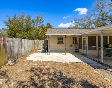812 W Warren Avenue - Photo Thumbnail 12