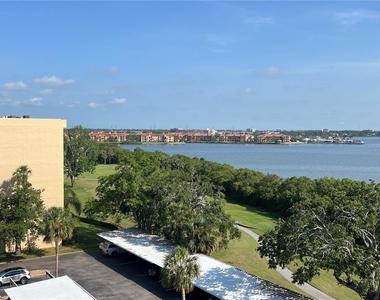 2616 Cove Cay Drive - Photo Thumbnail 15
