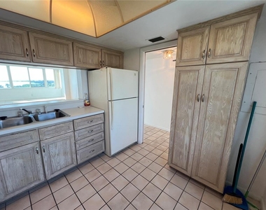 2616 Cove Cay Drive - Photo Thumbnail 5