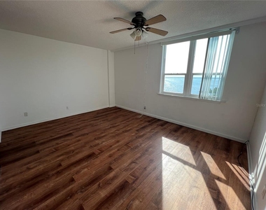 2616 Cove Cay Drive - Photo Thumbnail 11