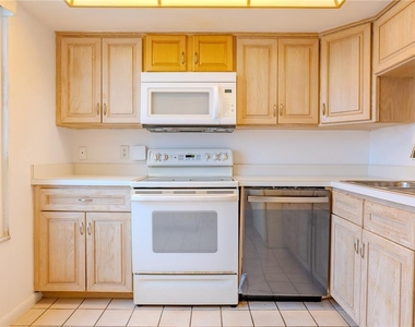 2616 Cove Cay Drive - Photo Thumbnail 6