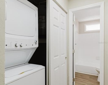 1134-1136 Gilmore Avenue - Photo Thumbnail 39