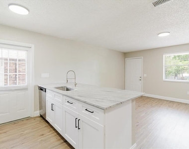 1134-1136 Gilmore Avenue - Photo Thumbnail 32