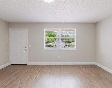 1134-1136 Gilmore Avenue - Photo Thumbnail 26