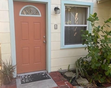 316 11th Avenue Ne - Photo Thumbnail 1