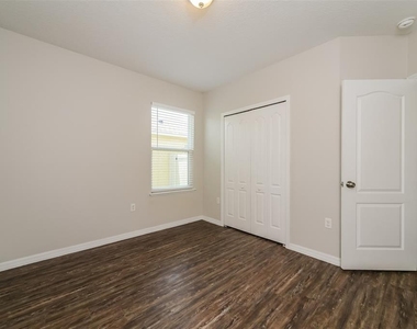 1580 Tamarind Road - Photo Thumbnail 10