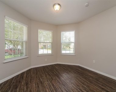 1580 Tamarind Road - Photo Thumbnail 5