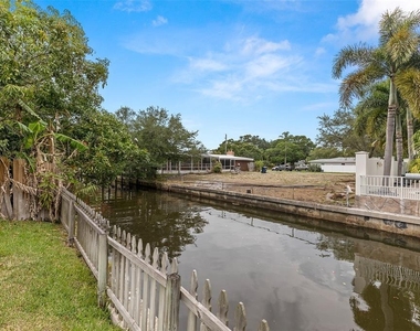 4813 W Bay Villa Avenue - Photo Thumbnail 10