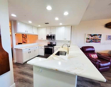 7296 Marathon Drive - Photo Thumbnail 5