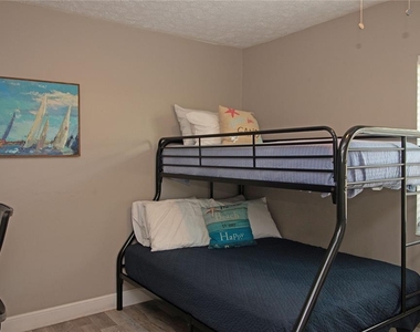 1635 Gladys Street - Photo Thumbnail 25