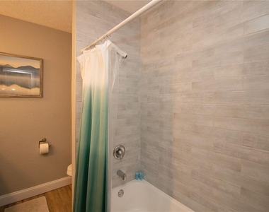 1635 Gladys Street - Photo Thumbnail 21