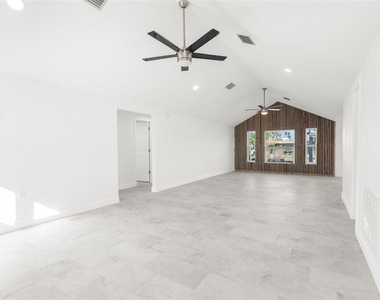 13726 Michelle Avenue - Photo Thumbnail 7