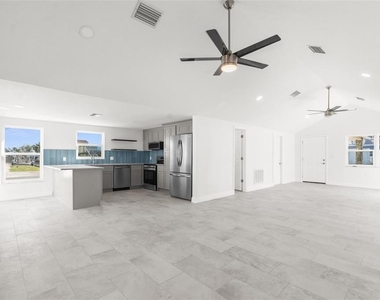 13726 Michelle Avenue - Photo Thumbnail 5