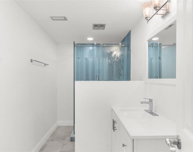 13726 Michelle Avenue - Photo Thumbnail 16