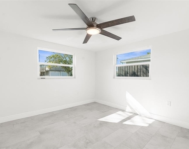 13726 Michelle Avenue - Photo Thumbnail 9
