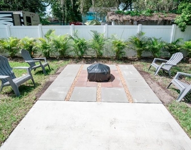705 E Elm Street - Photo Thumbnail 15