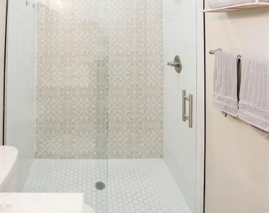 705 E Elm Street - Photo Thumbnail 8