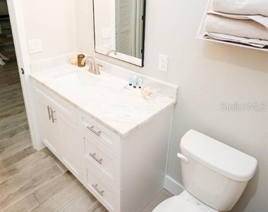 705 E Elm Street - Photo Thumbnail 10